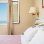 Bella Vista Sea View Apartments, By Zantewize דירה