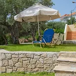 Bella Vista Sea View Apartments, By Zantewize טרגקי