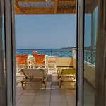 Bella Vista Sea View Apartments, By Zantewize דירה