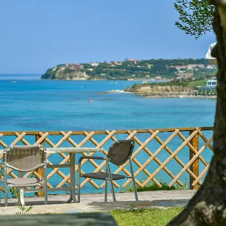 Bella Vista Sea View Apartments, By Zantewize