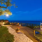 Bella Vista Sea View Apartments, By Zantewize Трагаки