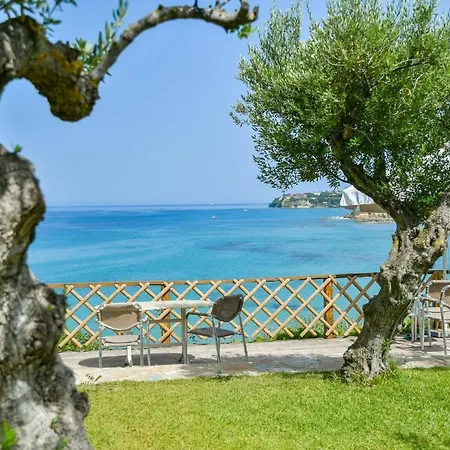 Bella Vista Sea View Apartments, By Zantewize *