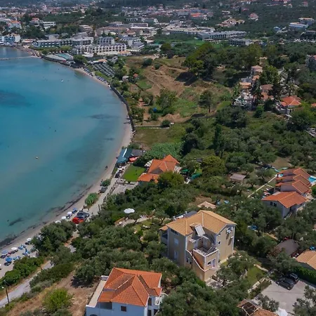 Bella Vista Sea View Apartments, By Zantewize