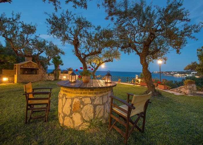 Bella Vista Sea View Apartments, By Zantewize