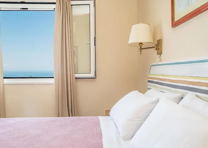 Bella Vista Sea View Apartments, By Zantewize 公寓
