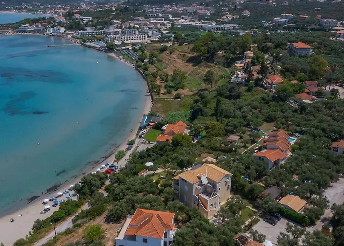 Bella Vista Sea View Apartments, By Zantewize