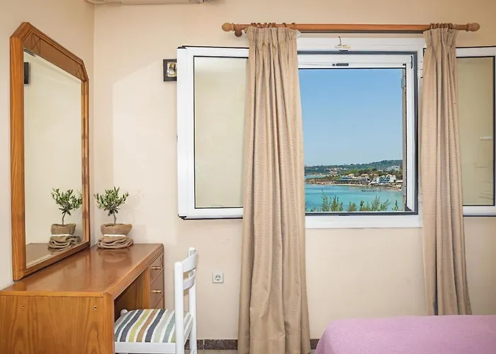 Bella Vista Sea View Apartments, By Zantewize *