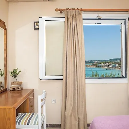 Bella Vista Sea View Apartments, By Zantewize *